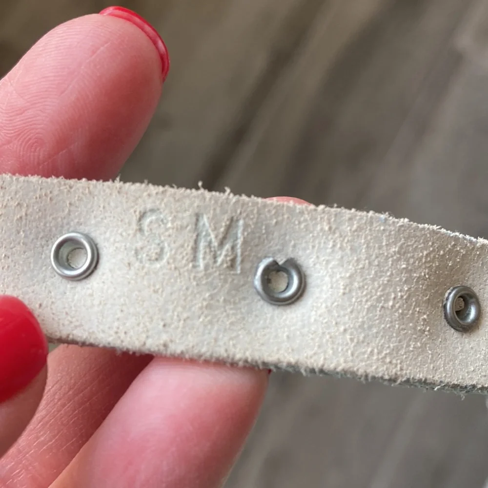 Vintage leather S/M metal medallion accent belt